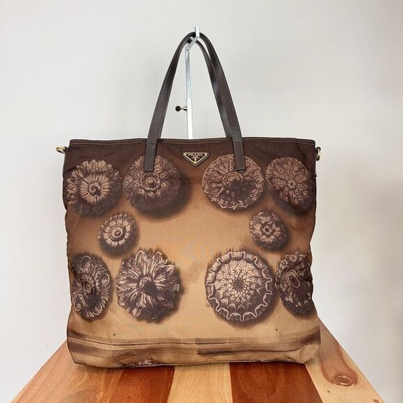 Pre-Owned Prada Tessuto Stampato Floral Nylon Tote Bag - Picture 2 of 16